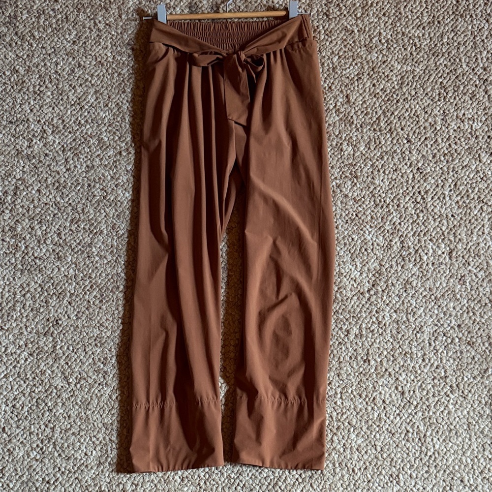 ADAY Brown Ankle & Cropped Pants